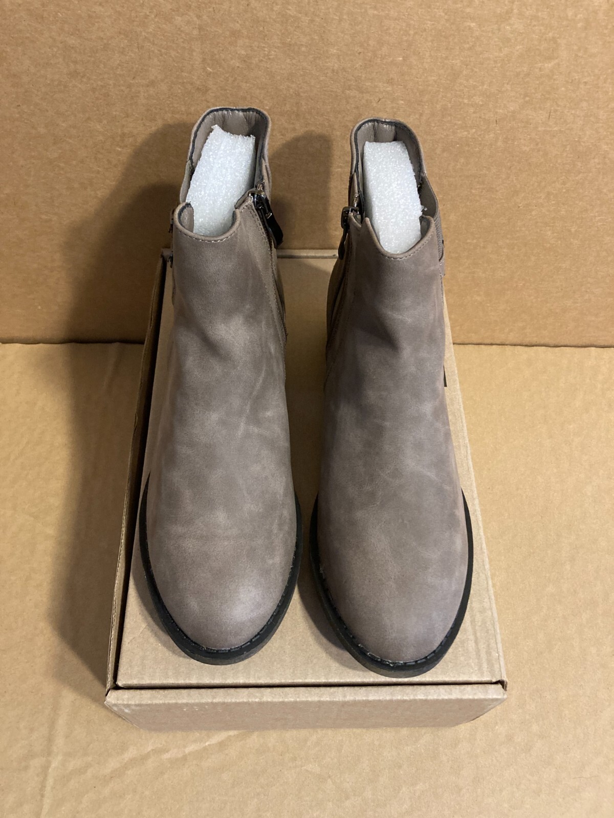 Brown Taupe Ankle Boots With Buckle Straps and Zipper Side Size 9