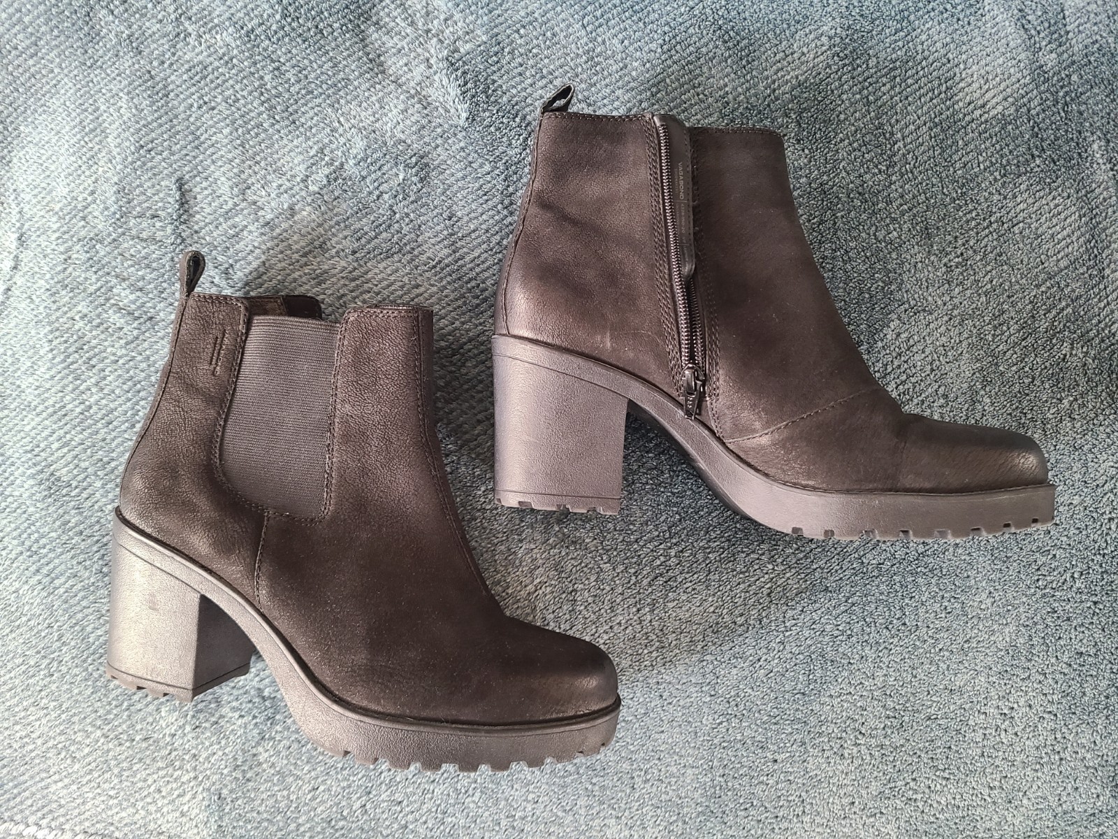 NEW! Vagabond Shoemakers Black Nubuck Leather Grace Chelsea Block Heel Boots 39