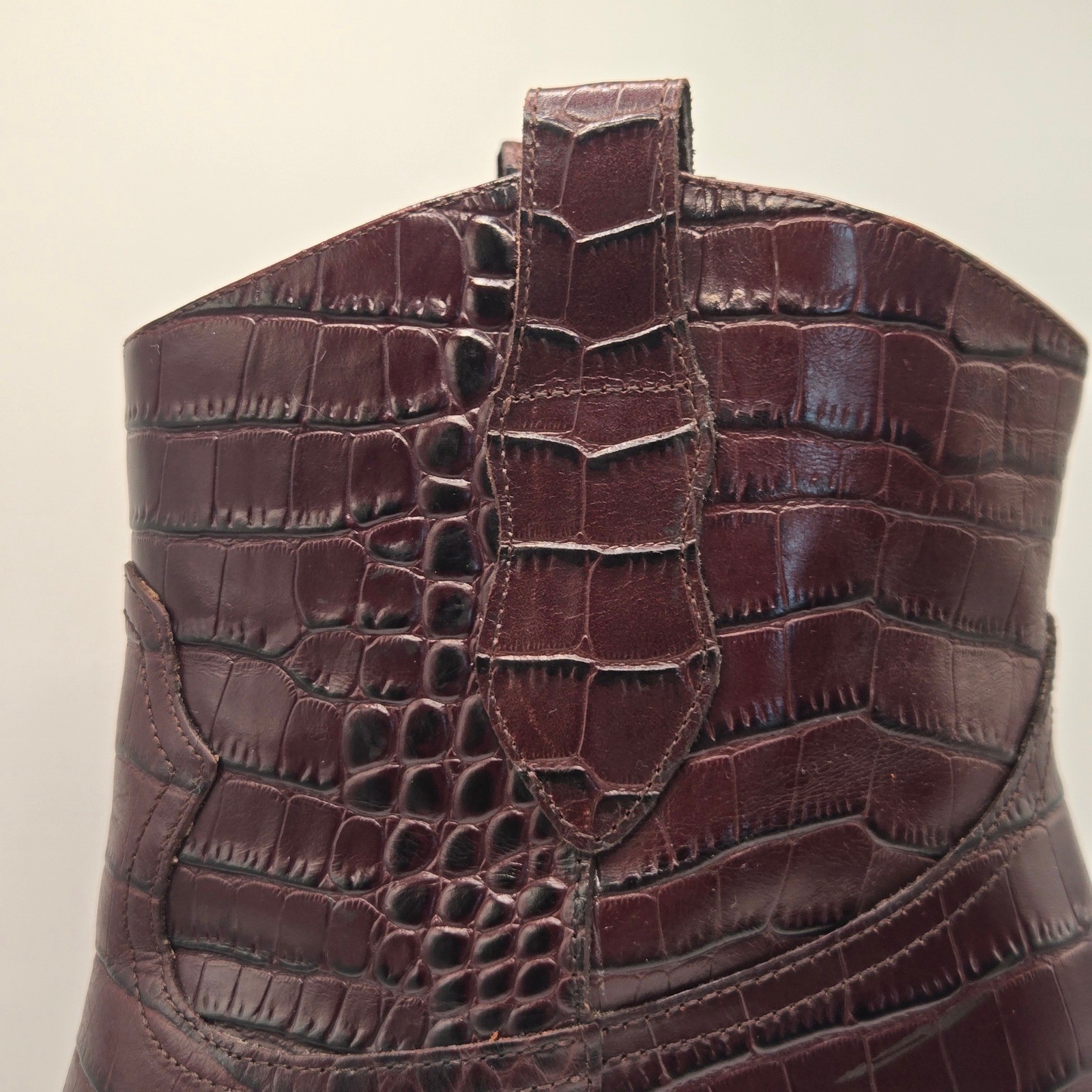 Gibson Latimer Western Ankle Boots Womens 9 Burgundy Croc Embossed Leather (S6)